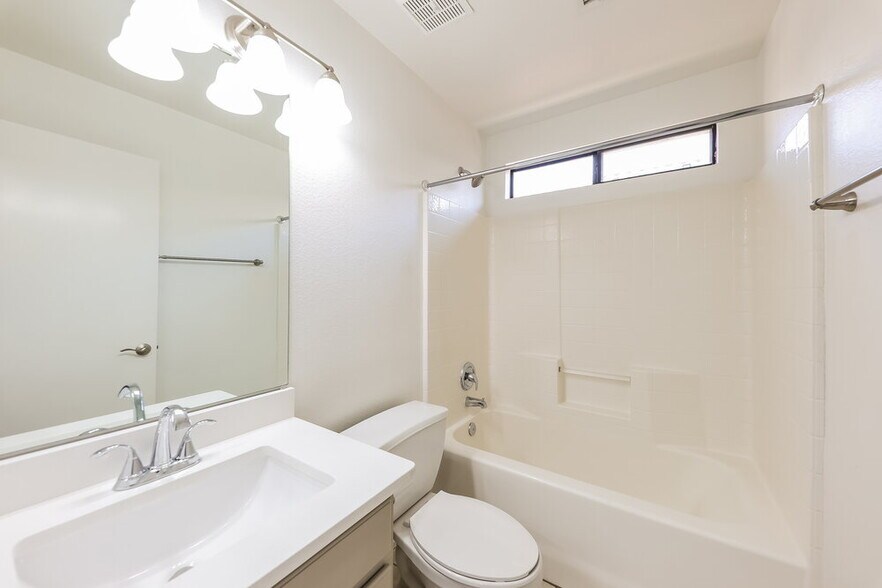 Building Photo - 3233 E Tonopah Dr