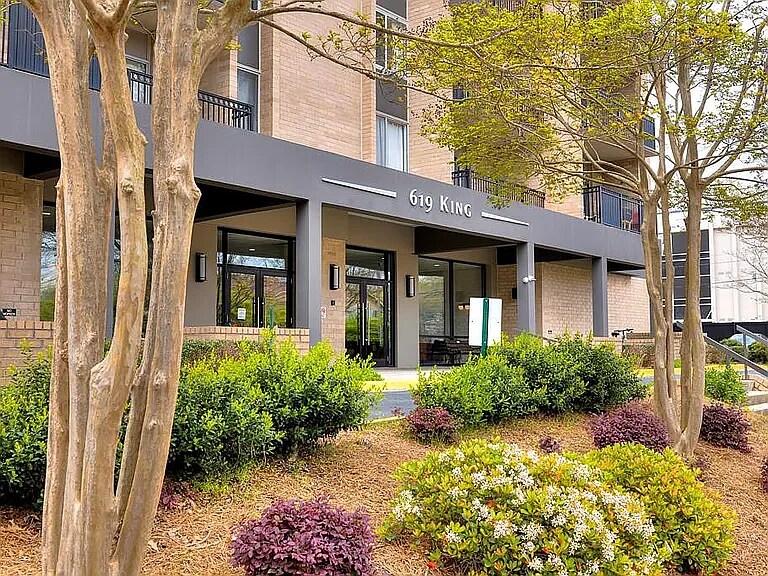 Building Photo - 619 King St