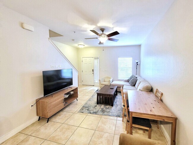 Building Photo - Chase Hollow #44