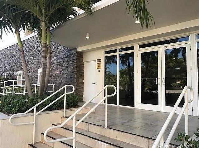 Building Photo - 2400 SW 27th Ave