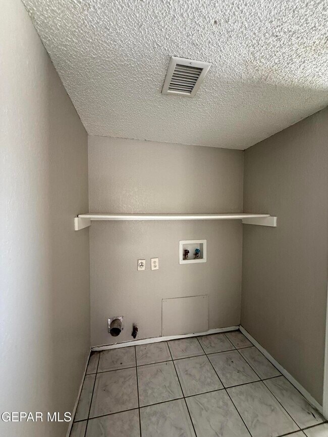 Building Photo - 11708 Sierra Azul Dr
