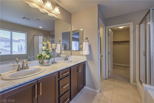 Building Photo - 3213 Molinos Dr