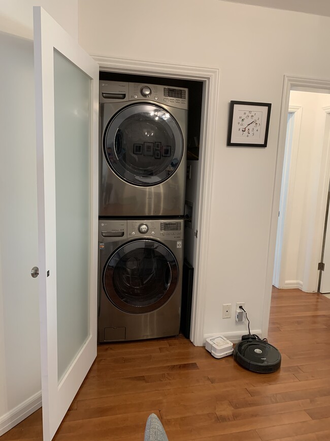 IN-UNIT WASHER & DRYER - 1737 Butler Ave