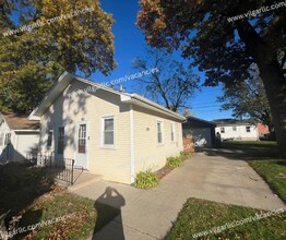 Building Photo - 133 N Lindberg St