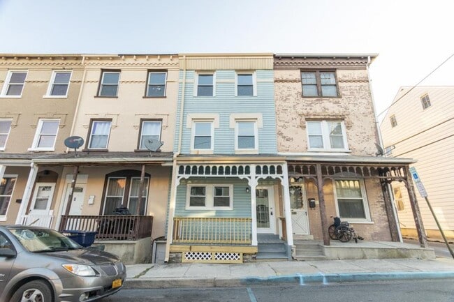 Primary Photo - 118 S 3rd St