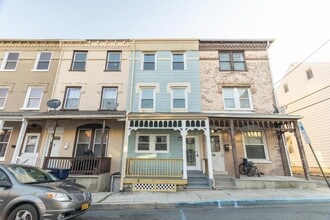 Building Photo - 118 S 3rd St