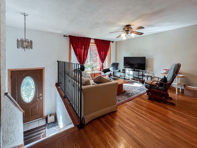 Building Photo - 9 Putney Cir