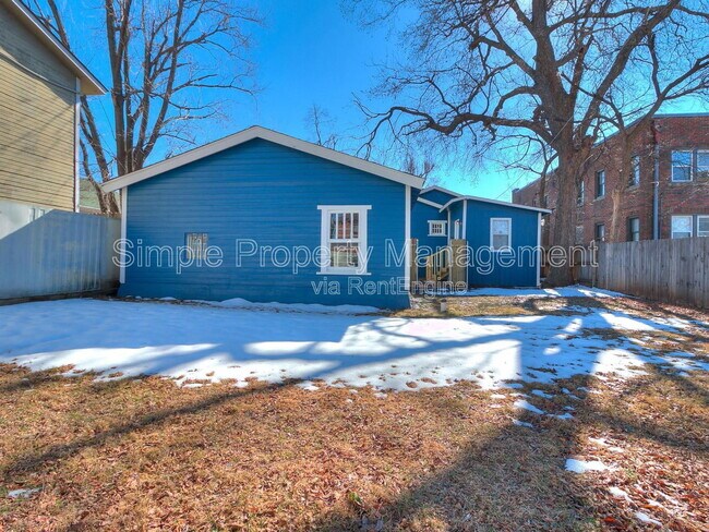 Building Photo - 421 NW 25th St