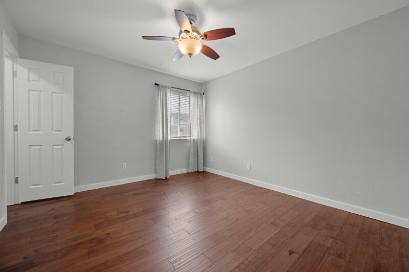 Building Photo - 1500 Lochaline Loop