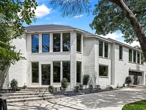 Building Photo - 704 Kessler Lake Dr