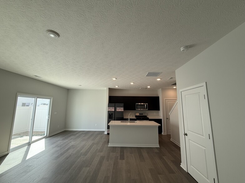 Dining Area & Kitchen - 6361 Darby Plains St