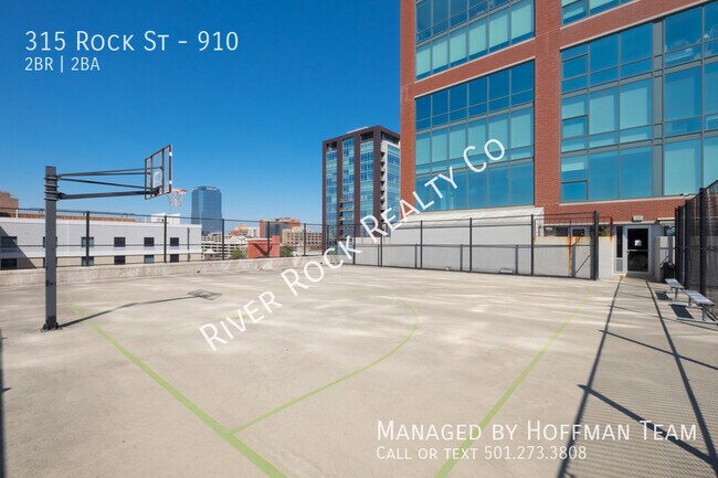Building Photo - 315 Rock St