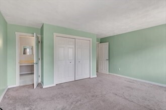 Building Photo - 20 Camelot Dr