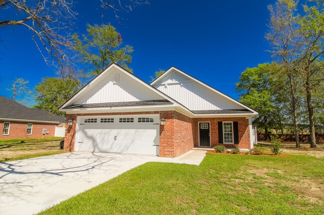 Primary Photo - 33 Grove Cir