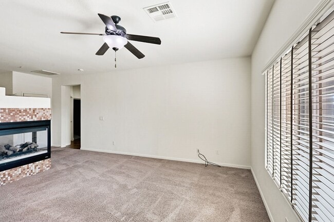 Building Photo - Lovely Northwest Gated Community Home