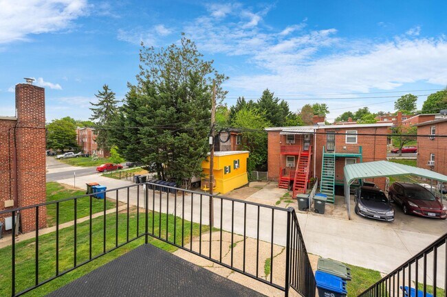 Building Photo - 139 Hawaii Ave NE