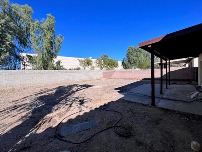 Building Photo - 3BR 2Ba Remodeled with Yard and Garage