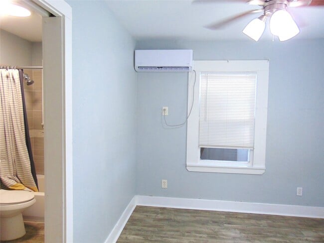 Building Photo - 5113 Avenue O 1/2