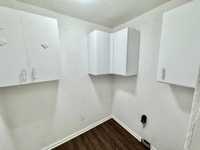 Building Photo - 4093 Barron Ave