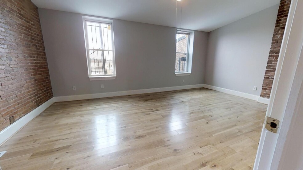 Building Photo - 2209 Eutaw Pl