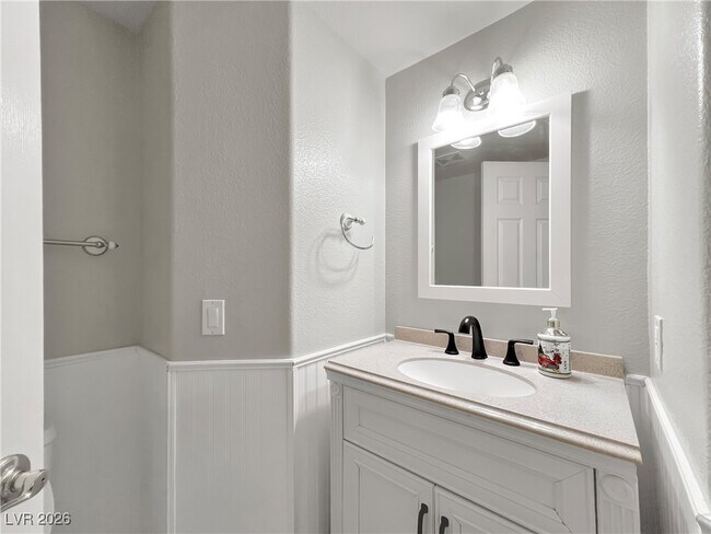 Building Photo - 595 Campus Oaks Ct