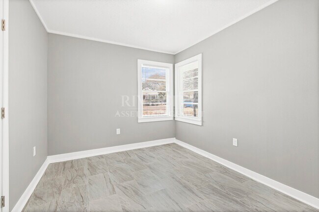 Building Photo - 4056 Grantham Rd