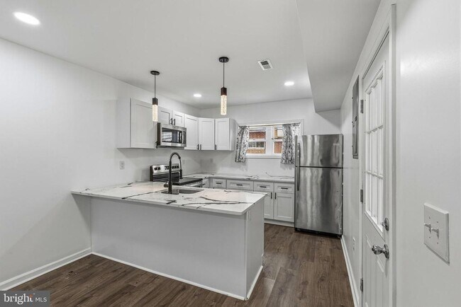 Building Photo - 2719 N 47th St