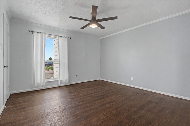 Building Photo - 307 Yacht Club Ln