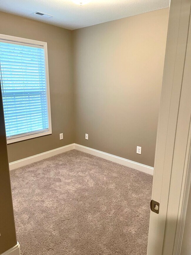 Building Photo - Beautiful New Build iN Fountain City