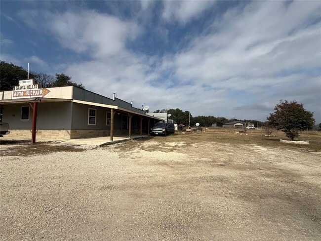 Building Photo - 7200 Fm 487