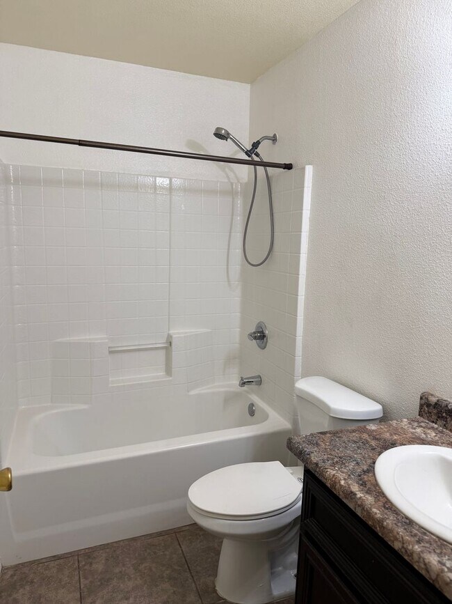 Building Photo - Solar Home for Rent