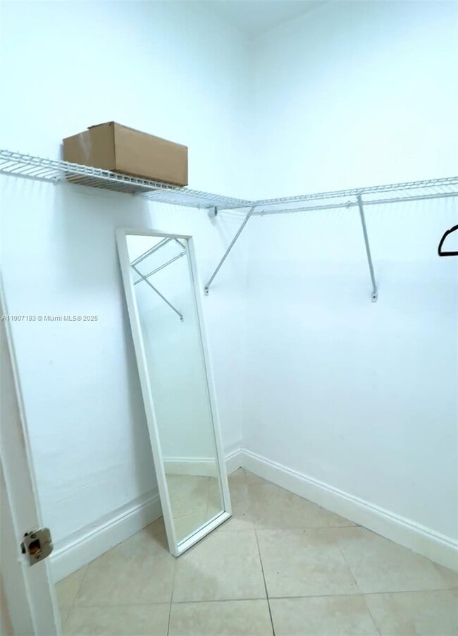 Building Photo - 919 Michigan Ave