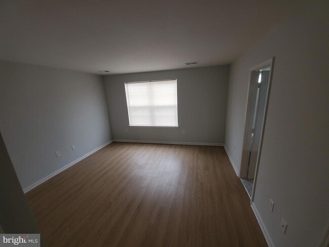 Building Photo - 3344 Vineland Pl