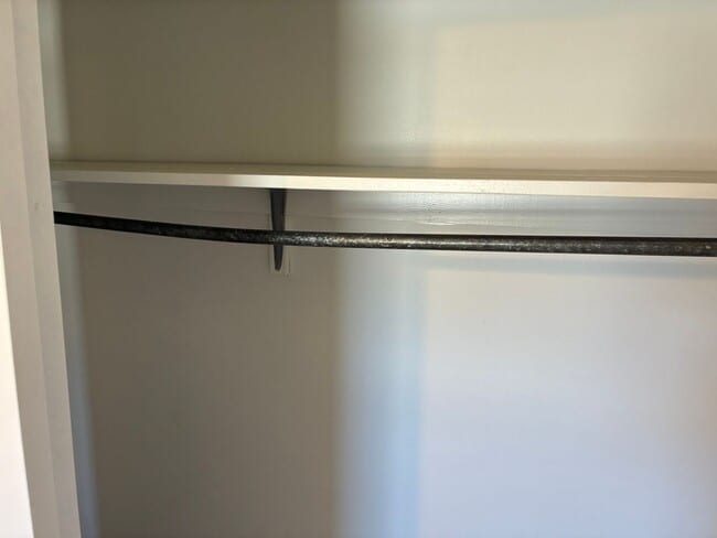 Building Photo - Fully remodeled 2 bed, 1 bath duplex walki...