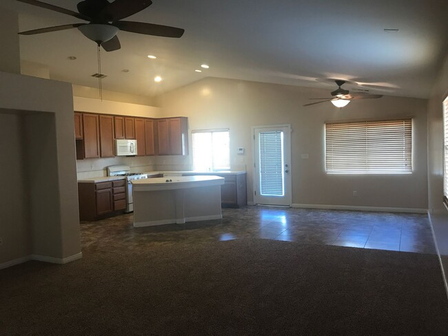 Building Photo - 4 bedroom, 2 bathroom home located near Stine Rd/ McKee Rd.