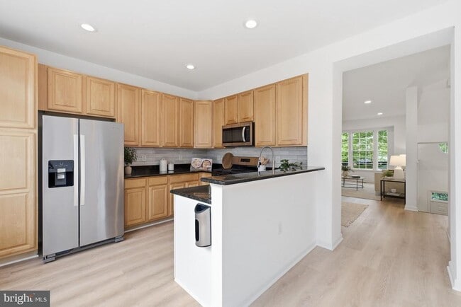 Building Photo - 4067 Fountainside Ln