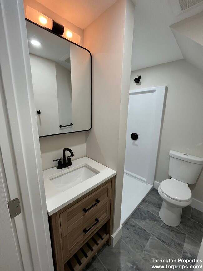 Building Photo - 17 M St