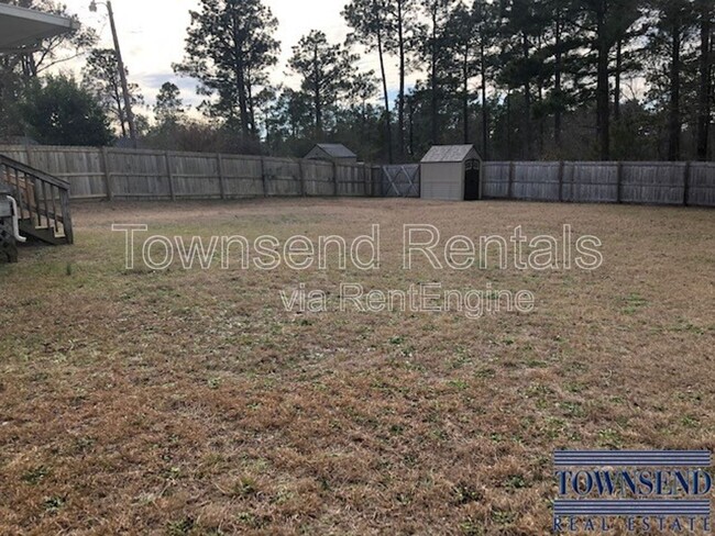 Building Photo - 658 Woodburn Dr