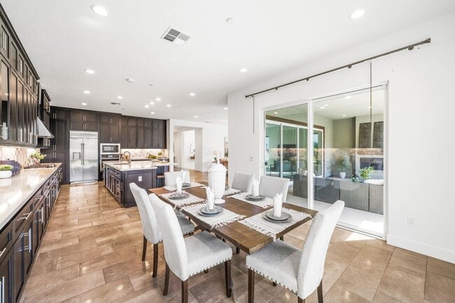 Building Photo - GORGEOUS 3300 Sqft Single Story 4 Bed 3.5 Bath House in Brentwood