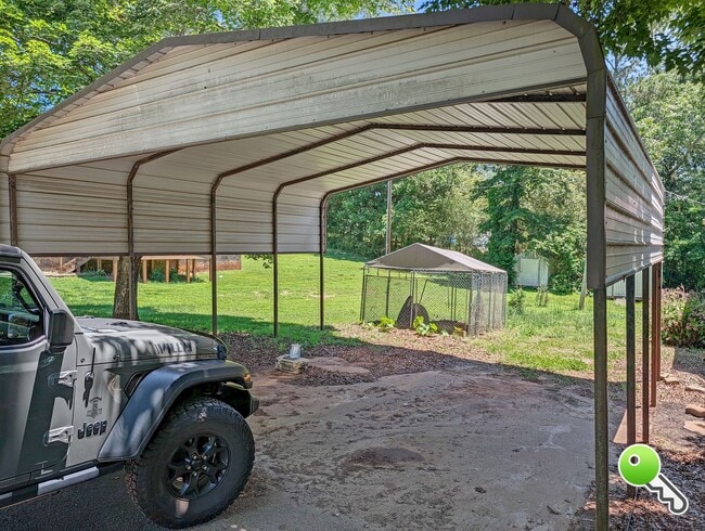 Building Photo - Charming 3BR Home with Covered Parking & Fenced Yard