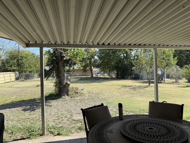 Building Photo - 1906 N 60th St