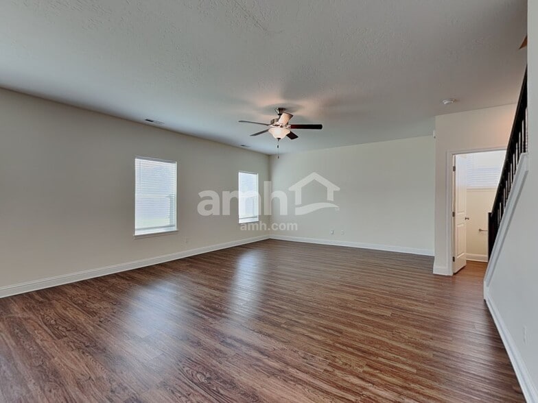 Building Photo - 59 S Lancaster Dr
