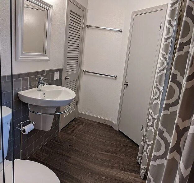 Building Photo - 338 Georgetown Dr