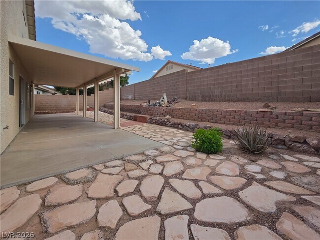 Building Photo - 1037 Blue Lantern Dr