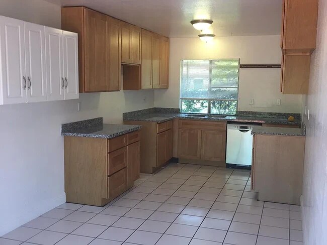 Building Photo - 1745 Cheney Dr