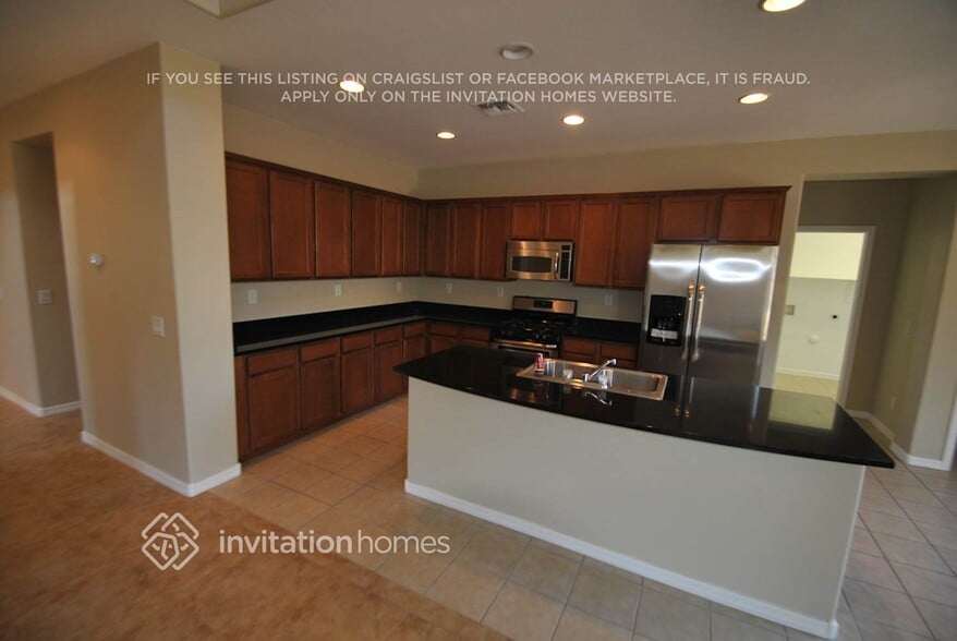 Building Photo - 29357 N 67th Dr