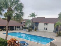 Building Photo - 5583 Courtyard Dr