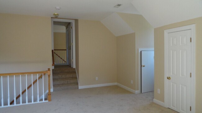 Building Photo - Beautiful home in Seaford