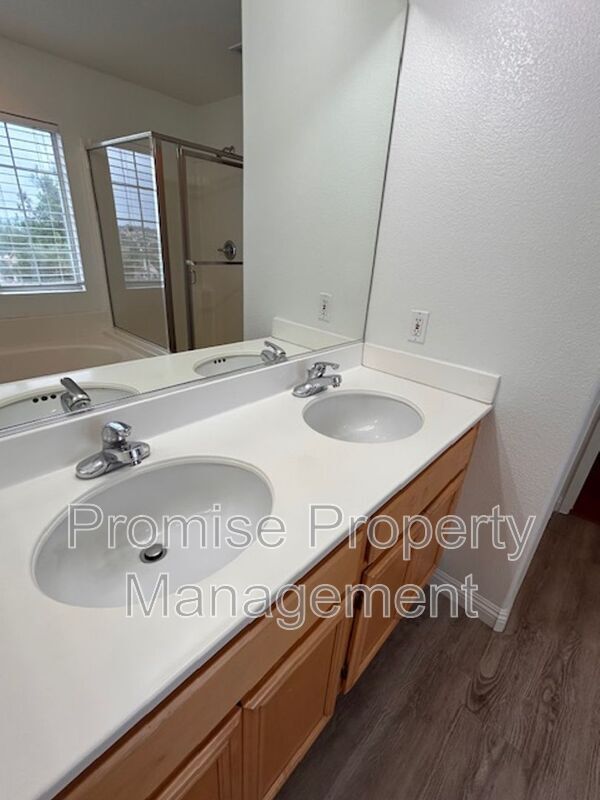 Building Photo - 1281 Avenida Amistad