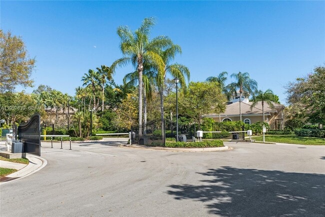 Building Photo - 5758 NW 48th Ave